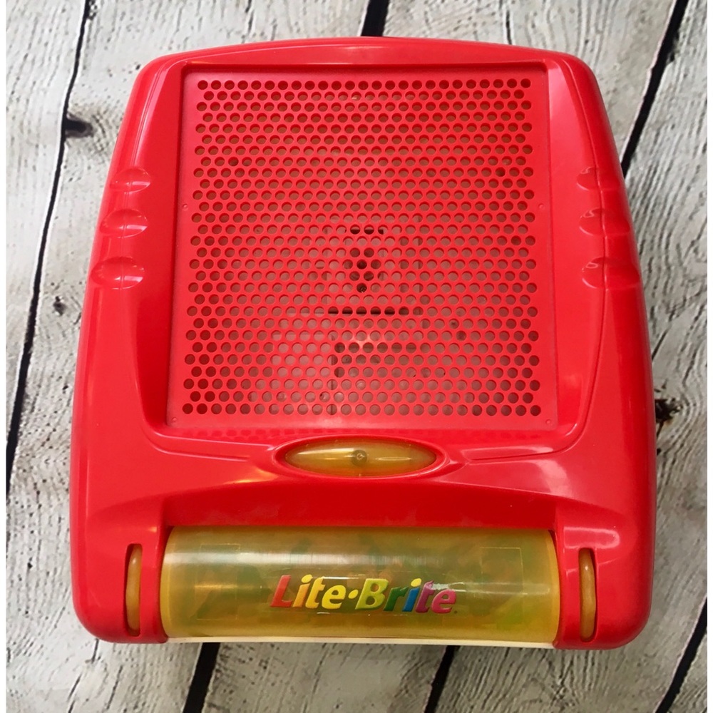 Hasbro 2003 Red Lite Brite Travel Flat Scr…